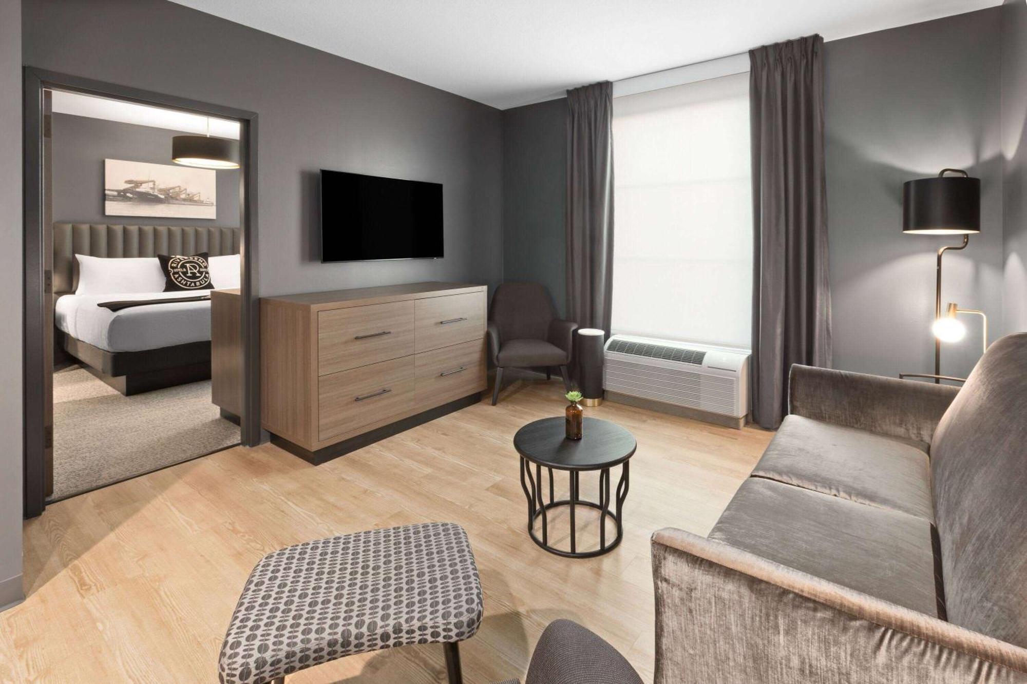 Riverbend Hotel And Suites, Trademark Collection By Wyndham Ащабюла Екстериор снимка